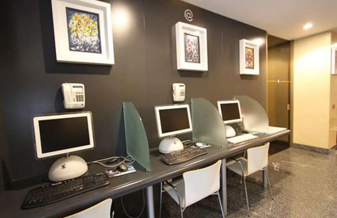 Club Hotel-1