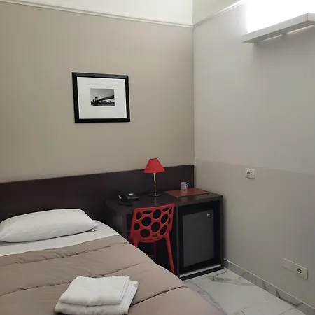 Club Hotel-3